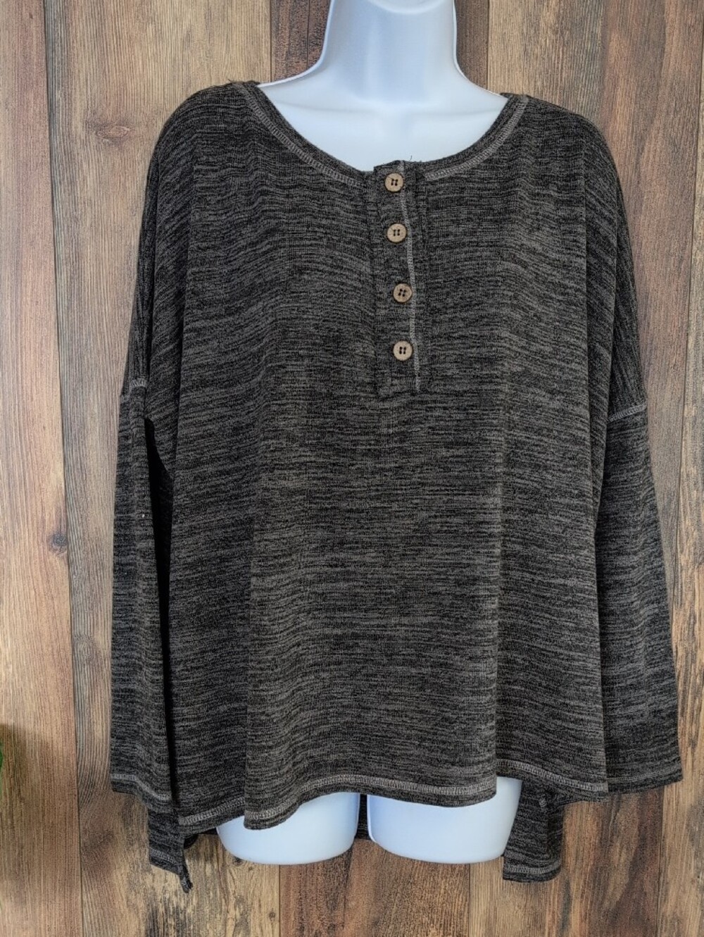 She + Sky Dark Heathered Gray Long Sleeve Oversized Henley Top M       783A